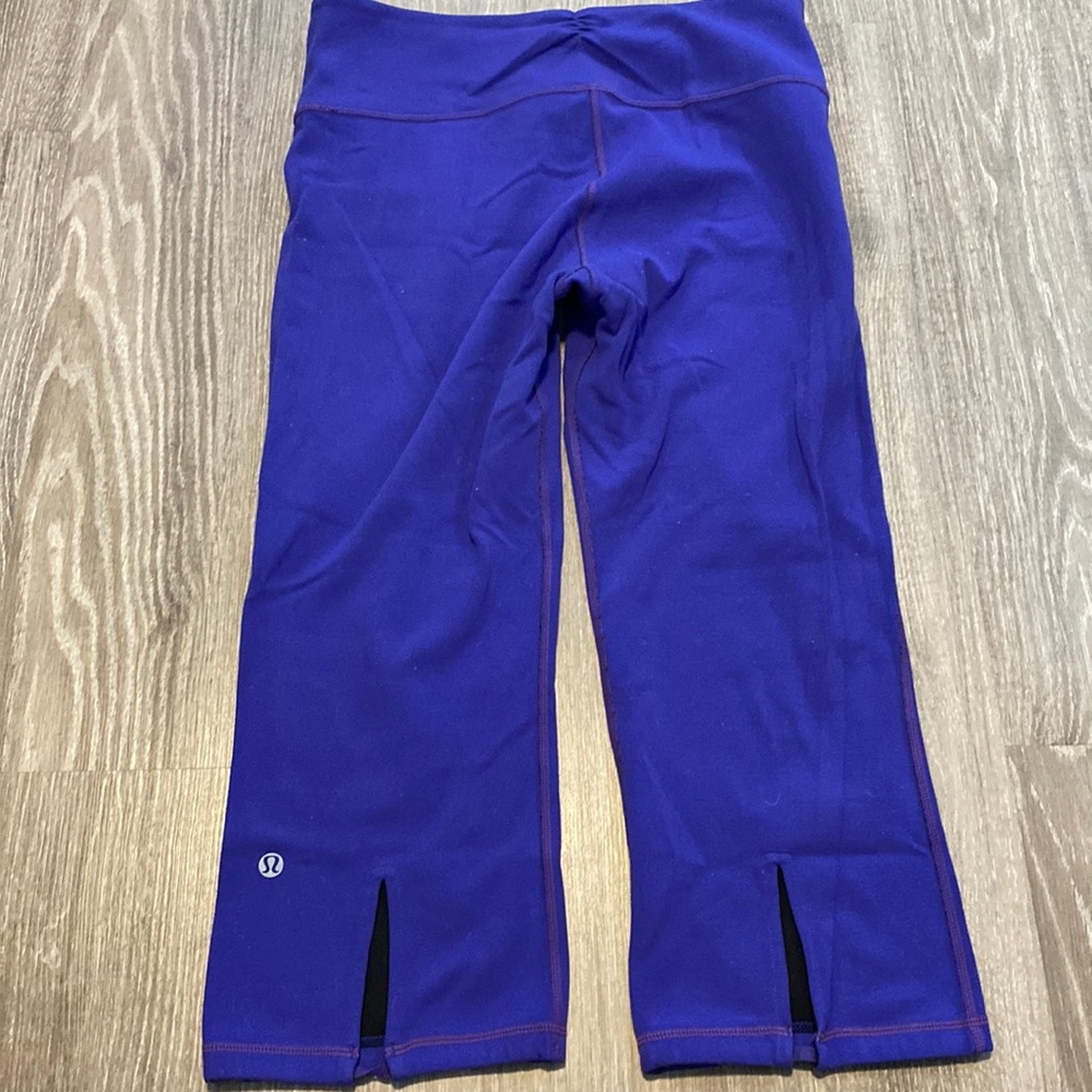 Lululemon reversible cropped leggings black/purple size 6 or 8 - medium no tags